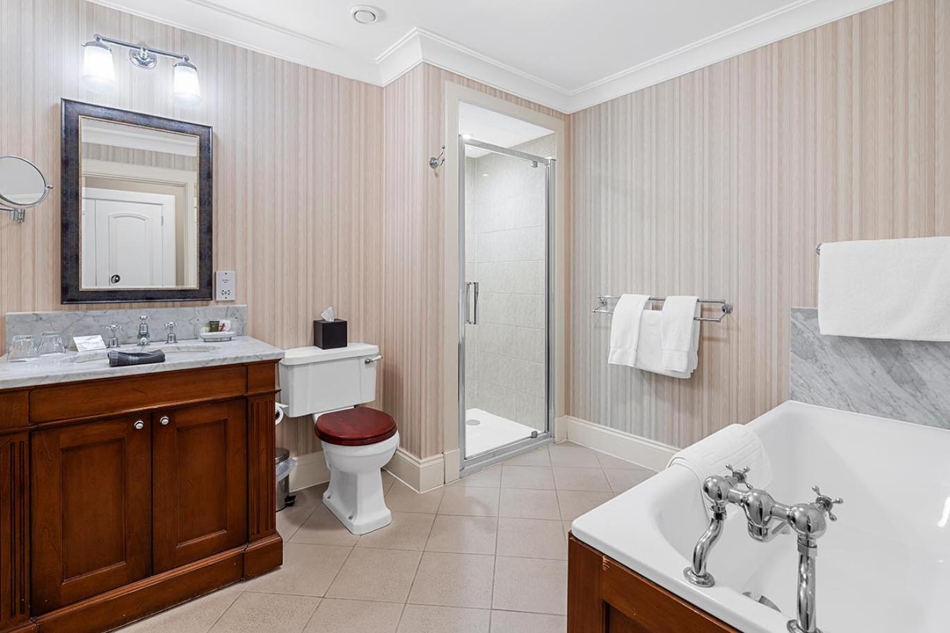 The Royal Hotel Campbeltown Room photo