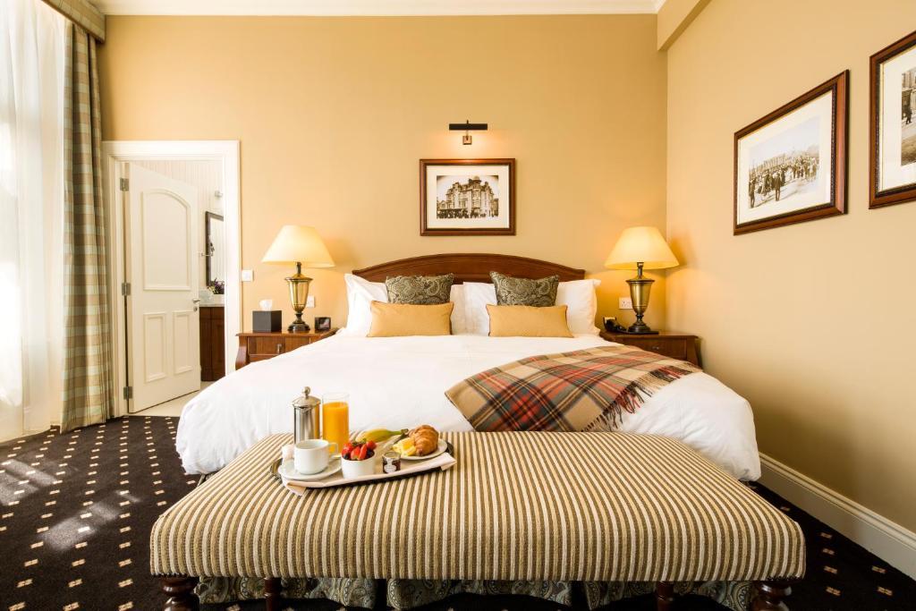 The Royal Hotel Campbeltown Room photo